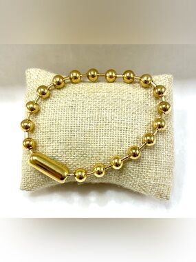 Shiny Gold Bead Bracelet